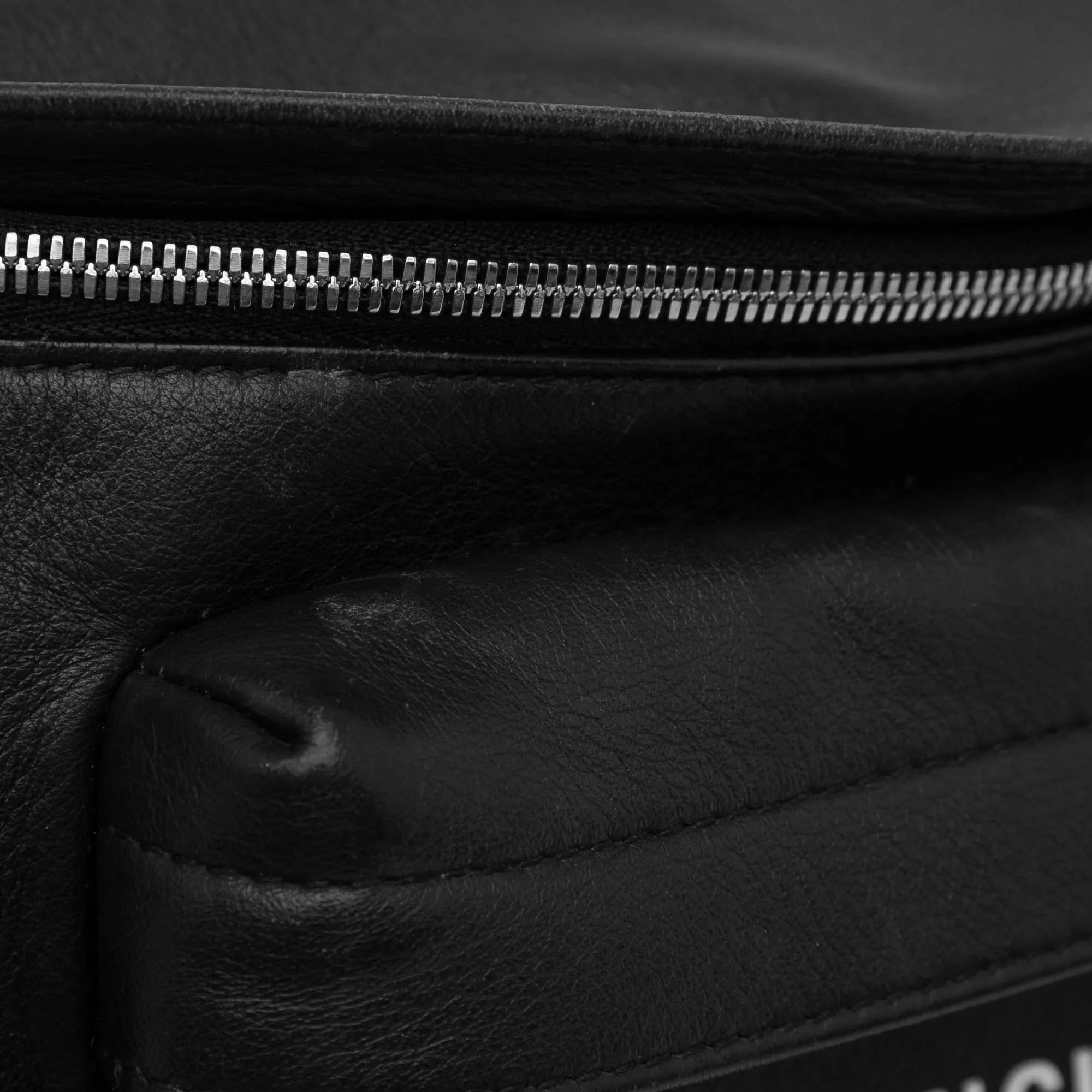 Balenciaga Leather Everyday Belt Bag (SHG-efgZ0M)
